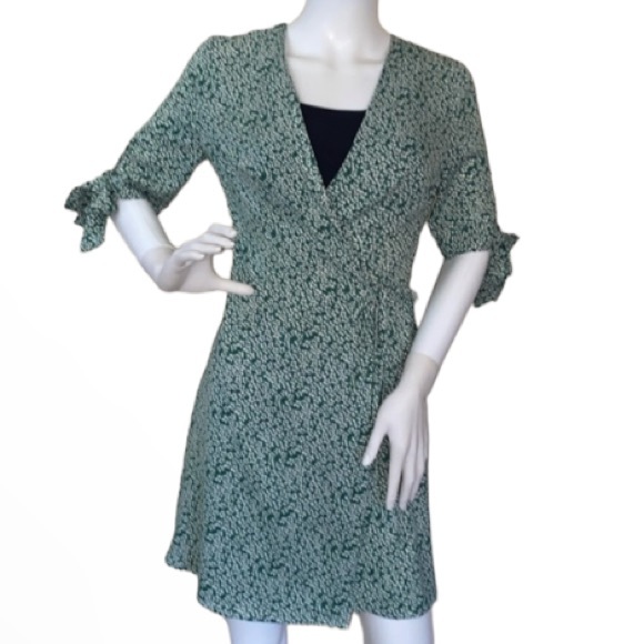 Rihoas Dress Wrap style NWT / size small - Picture 5 of 17